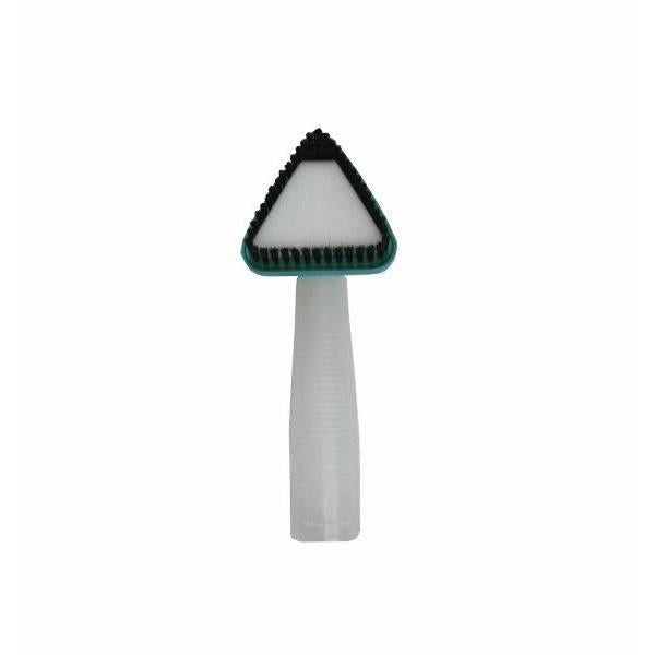 Die Arcora Tenas Handbürste Inkl. Dosierstiel von Arcora International GmbH verfügt über einen dreieckigen weißen Schrubbkopf mit schwarzen Borsten und einen durchsichtigen gerippten Griff - ideal für die Reinigung von Oberflächen. Packung: 1 Stück.