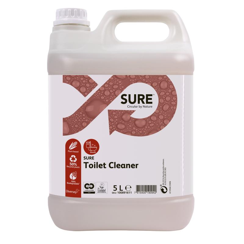 Ein 5-Liter-Kunststoffbehälter mit SURE Toilet Cleaner, WC & Urinalreiniger von Diversey Deutschland GmbH & Co. OHG mit weißem Schraubverschluss und Griff, versehen mit einem braunen Unendlichkeitssymbol, Blasen, Produktnamen und Symbolen für effektive Reinigung.