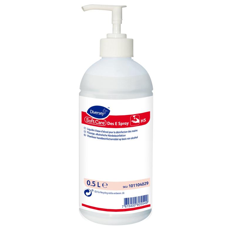 Eine weiße 0,5-Liter-Kunststoffflasche Soft Care Des E Spray H5 von Diversey Deutschland GmbH & Co. OHG, mit Pumpspender und mehrsprachigem Etikett – ideal für effektive Händedesinfektion unterwegs in praktischer Spray-Form.