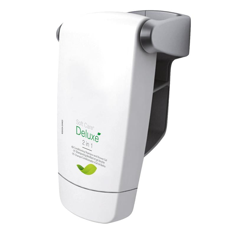 Ein weißer, wandmontierter Spender „Soft Care Deluxe 2 in 1, Duschgel & Shampoo“ von Diversey Deutschland GmbH & Co. OHG mit grünem Text, einer Blattgrafik und grauen Akzenten – perfekt für Duschgel oder Shampoo.