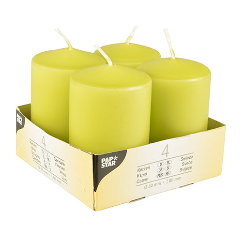 Eine Packung mit vier zylindrischen elfenbeinfarbenen Stumpenkerzen (Ø 50 mm, 80 mm, flache Oberseite) von Starpak mit weißen Dochten, angeordnet in einem Kartontablett mit der Aufschrift „Starpak“ und Produktdetails an der Seite.