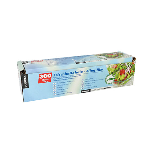 Die Starpak Frischhaltefolie, PVC 300 m mit praktischem Schneidesystem, wird in einer blauen Schachtel mit der Aufschrift „Cling film“ geliefert. Die Verpackung zeigt eine Salatschüssel und verfügt über ein integriertes Schneidesystem zum einfachen Schneiden.
