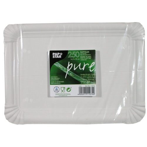 Eine Packung mit 250 rechteckigen weißen PAPSTAR "pure" Tellern aus Karton der PAPSTAR GmbH, mit umweltfreundlichen Symbolen und Produktinfos auf der nachhaltigen Frontverpackung.