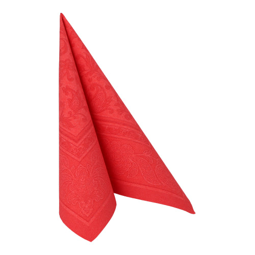 Eine rote PAPSTAR GmbH "ROYAL Collection" 1/4-Falz-Serviette (40 x 40 cm) steht hochkant im Dreieck und zeigt ein dezentes, geprägtes Blumen- und Paisleymuster - ideal als Tischdekoration oder zu den PAPSTAR Servietten.