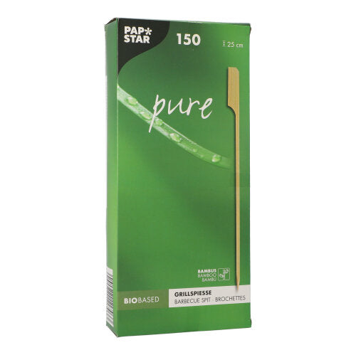 Eine grüne Box der PAPSTAR GmbH enthält 150 reine Bambus-Grill-Spieße „Golf“ à 25 cm in einer Pappschale. Auf der Vorderseite sind ein Spieß und mehrsprachige Informationen abgebildet.