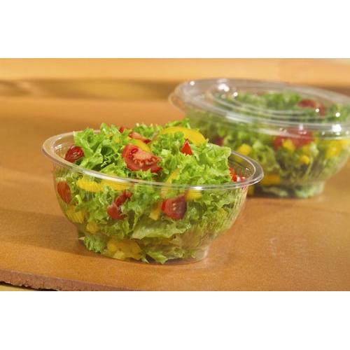 Vorne ist eine runde, glasklare Starpak 50 Salatschalen R-PET mit gemischtem Salat, Kirschtomaten und gelber Paprika zu sehen, im Hintergrund eine weitere umweltfreundliche Starpak-Salatschüssel – beide mit durchsichtigen Kunststoffdeckeln.