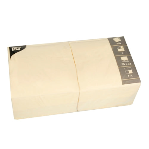 Eine beigefarbene Packung PAPSTAR 250 Servietten, 3-lagig 1/4-Falz der PAPSTAR GmbH ist mit einem Markenetikett versehen, 33 x 33 cm groß und enthält 250 umweltfreundliche Servietten.