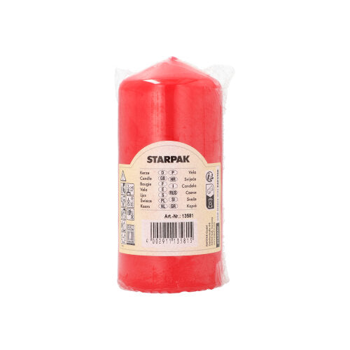 Eine rote Starpak Stumpenkerze mit extra langer Brenndauer (Ø 60 mm, 130 mm) ist in transparenter Folie verpackt und mit einem beigefarbenen Etikett versehen, auf dem Produktdetails, Barcode und Anwendungssymbole zu sehen sind. Die Marke „Starpak“ ist auf dem Etikett hervorgehoben.