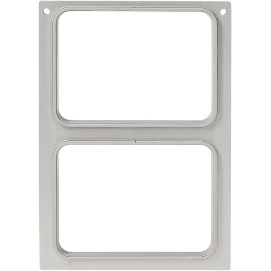 Die Kassette DF10/20 für CPET Schalen 510 ml und 670 ml - 2-nutzig von Duni GmbH ist ein rechteckiger silberner Rahmen mit zwei gleichen Öffnungen und vier Befestigungslöchern pro Ecke, ideal für die Gastronomie. Hier abgebildet vor einem weißen Hintergrund.