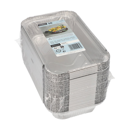 Ein Stapel von 50 Starpak Alu-Schalen (0,65 l, 3,4 x 13 x 22 cm) im Set, rechteckig und in Schrumpffolie verpackt – praktischer Küchenhelfer zum Aufbewahren und Servieren von Speisen.