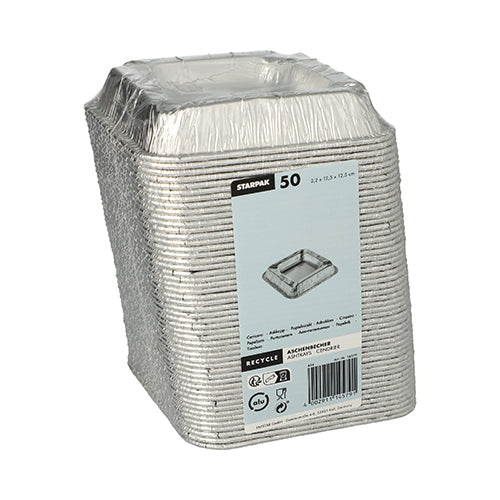Eine Packung mit 50 rechteckigen Starpak-Aluminium-Aschenbechern (2,2 x 12,5 x 12,5 cm), in Schrumpffolie verpackt, beschriftet mit Marken- und Produktinformationen – perfekt für die Gastronomie oder den Außenbereich.