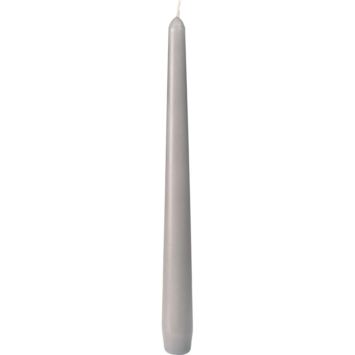 Eine unbeleuchtete graue Duni GmbH Leuchterkerze (250 x 22 mm, ca. 7h Brenndauer) mit glatter Oberfläche und spitzer Spitze steht aufrecht vor einem weißen Hintergrund.