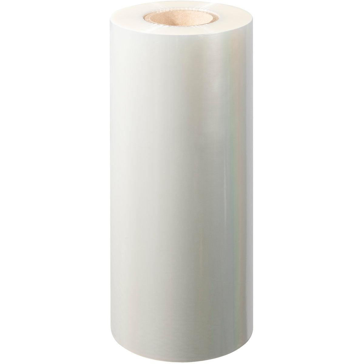Eine große, stehende Rolle Universalfolie kein Antifog universal von Duni GmbH mit Pappkern aus klarem Kunststoff, fotografiert vor weißem Hintergrund.