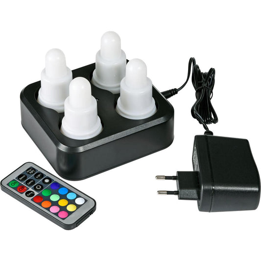 Das Duni GmbH LED-Multicolour, 4er, 12h 70 x 40 mm multicolour Set beinhaltet eine schwarze Ladestation, vier kleine weiße Dome-LEDs, eine Fernbedienung und einen EU-Steckeradapter - ideal für eine stilvolle Gartenbeleuchtung.