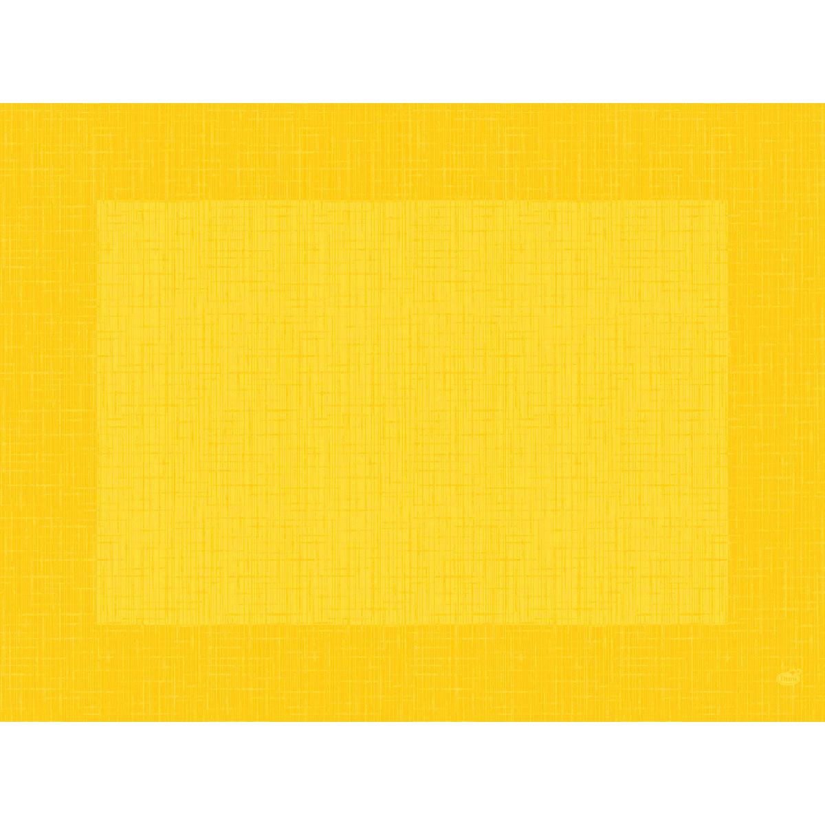Ein digitales Bild zeigt ein Dunicel-Tischset 30 x 40 cm Linnea gelb von Duni GmbH: ein quadratischer, kreuzschraffierter gelber Hintergrund mit einem helleren gelben Quadrat, die beide die elegante Textur zeigen. Die Packung enthält 100 Stück.