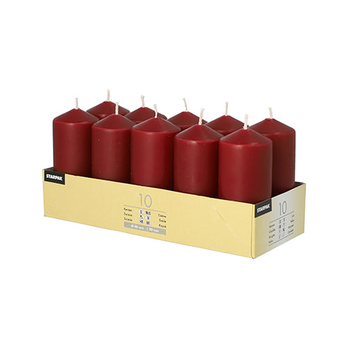 Ein Kartontablett fasst 10 Starpak Stumpenkerzen (Ø 40 mm, 90 mm) in zwei Reihen. Jede rote Kerze hat einen weißen Docht – ideal für Hochzeiten oder Feiern. Das Tablett verfügt über ein seitliches Etikett mit Produktdetails.
