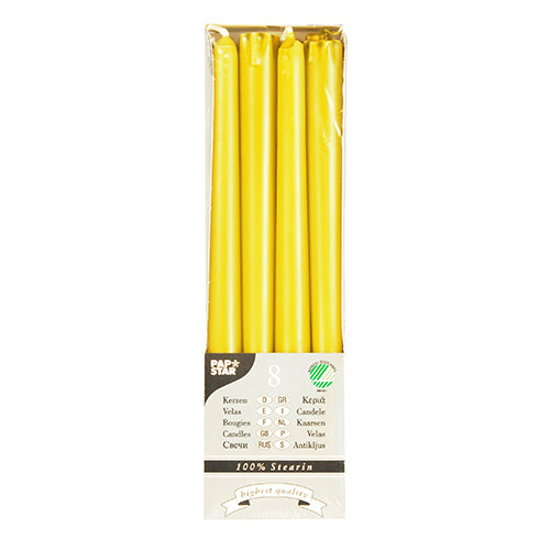 Eine Schachtel mit 8 PAPSTAR Leuchterkerzen (Ø 2,2 cm, 25 cm) aus 100% Stearin von PAPSTAR GmbH, sichtbar durch ein Klarsichtfenster; mehrsprachiges Etikett. Diese Kerzen bieten eine lange Brenndauer für eine nachhaltige Beleuchtung.