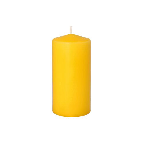 Eine Starpak 8 Stumpenkerzen Ø 50 mm · 100 mm, massive gelbe Stumpenkerze mit flachem Boden und leicht spitzem Ende, mittig angeordnetem, unbeleuchtetem Docht. Perfekt für Ihren Lieblingskerzenhalter. Der Hintergrund ist schlicht weiß. Marke: Starpak.