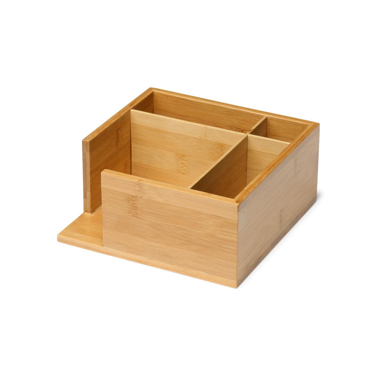 Der Besteckkasten Bambus von Duni GmbH ist ein rechteckiger, nachhaltiger Besteckkasten aus hellem Holz mit vier verschiedenen großen Fächern - ideal für eine umweltfreundliche Küche dank seines schlichten, unbehandelten Designs.