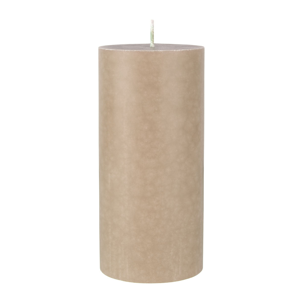 Die Duni GmbH Stumpenkerzen aus 100% Stearin, unparfümiert und beige, mit flacher Spitze und Einzeldocht (150 x 70 mm, ca. 50h), steht aufrecht vor einem schlichten weißen Hintergrund.