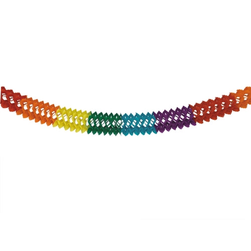 Die PAPSTAR Girlande „Rainbow“ (Papier, Ø 16 cm, 6 m) von PAPSTAR GmbH zeigt verbundene rautenförmige Cutouts in Regenbogenfarben – die perfekte Dekoration vor weißem Hintergrund.