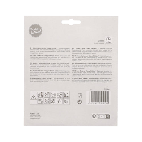Das PAPSTAR Buchstabenkerzen-Set 8 cm „Happy Birthday“ der PAPSTAR GmbH verfügt über eine mehrsprachige Anleitung, Sicherheitssymbole und einen Barcode auf einer schlichten weißen Rückseite – ideal für jede Geburtstagsfeier.