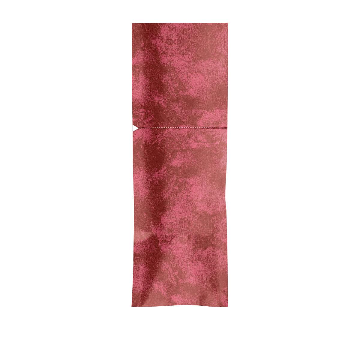 Ein rechteckiges, rötlich-rosa Verschließbares Sacchetto Zelltuch XL (250 x 85 mm) der Duni GmbH, mit dezentem Sprenkelmuster, horizontaler Naht in der Mitte und einer kleinen dreieckigen Kerbe auf der linken Seite. Packung à 100 Stück.