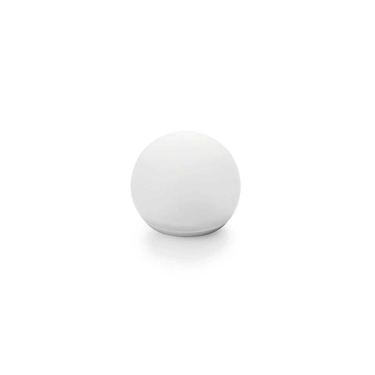 Ein gefrosteter LED-Halter "Globe" (84 x 100 mm) der Duni GmbH sitzt mittig auf einem weißen Hintergrund und wirft einen weichen Schatten darunter.