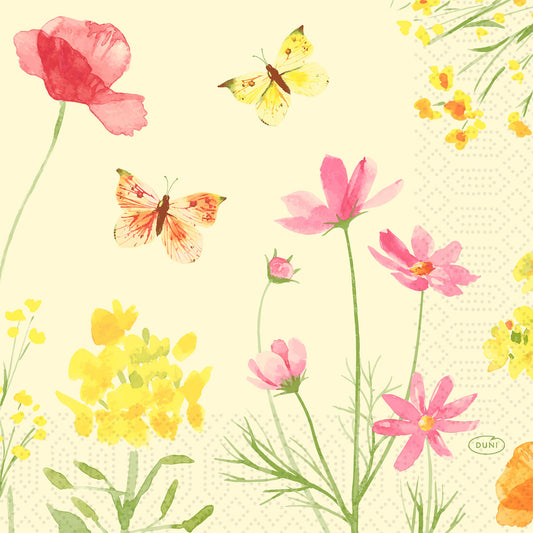 Aquarellfarbene rosa und gelbe Wildblumen mit zwei Schmetterlingen schmücken diese Papierservietten der Duni GmbH Serv.33x33 3lg 1/4 Poppy Field (Packung, 50 Stück), die mit dezenten Punkten verziert sind. Ideal, um Ihrem Geschirr Charme zu verleihen.