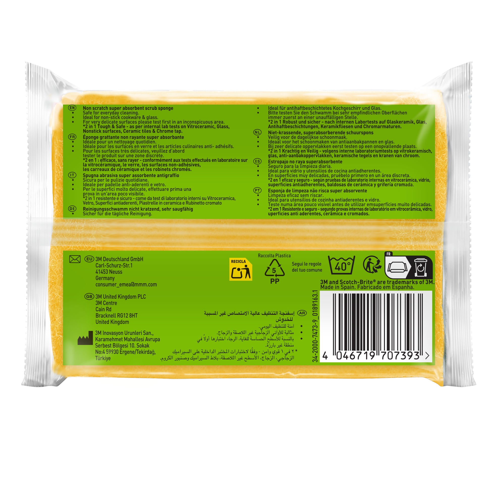 Eine Packung Scotch-Brite® Delicate nicht kratzender Naturfaser-Reinigungsschwamm (2 Stück, 3M Deutschland GmbH) in der Rückansicht mit Produktinformationen, Anwendungshinweisen, Recycling-Symbolen und einem Barcode auf einem grünen, mehrsprachigen Etikett.