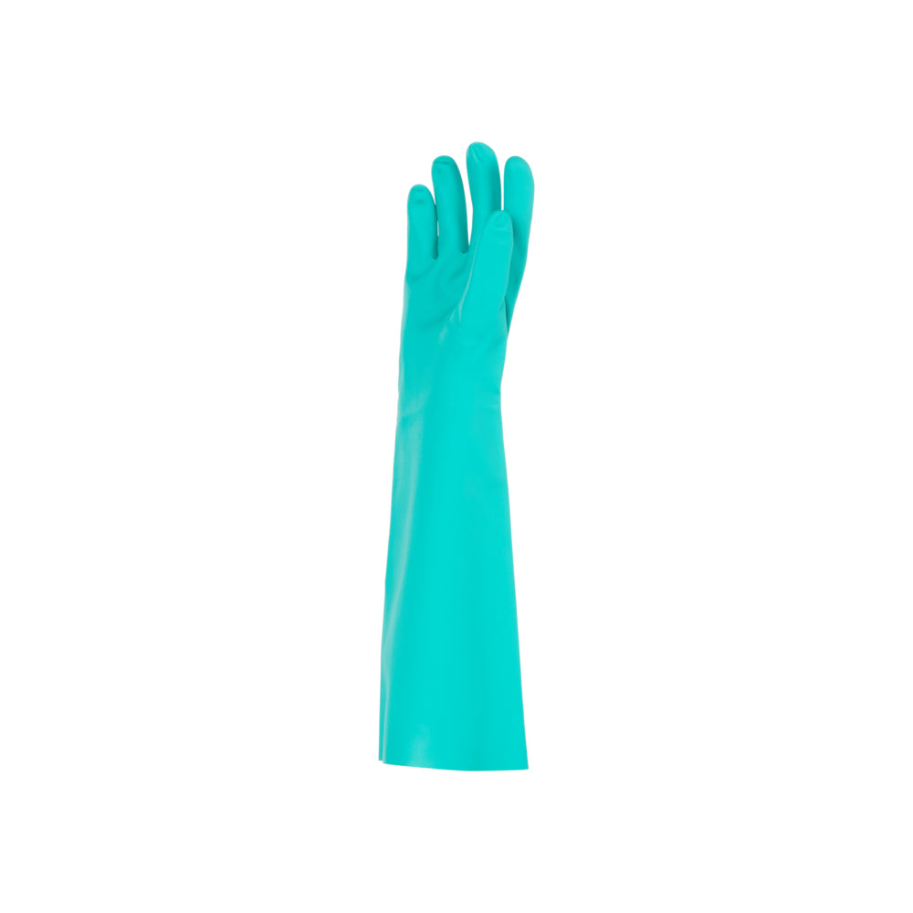 Ein einzelner tealfarbener KleenGuard® G80 Nitril-Chemikalienschutzhandschuh mit langer Stulpe (45 cm) von Kimberly-Clark GmbH ist aufrecht vor einem weißen Hintergrund abgebildet.