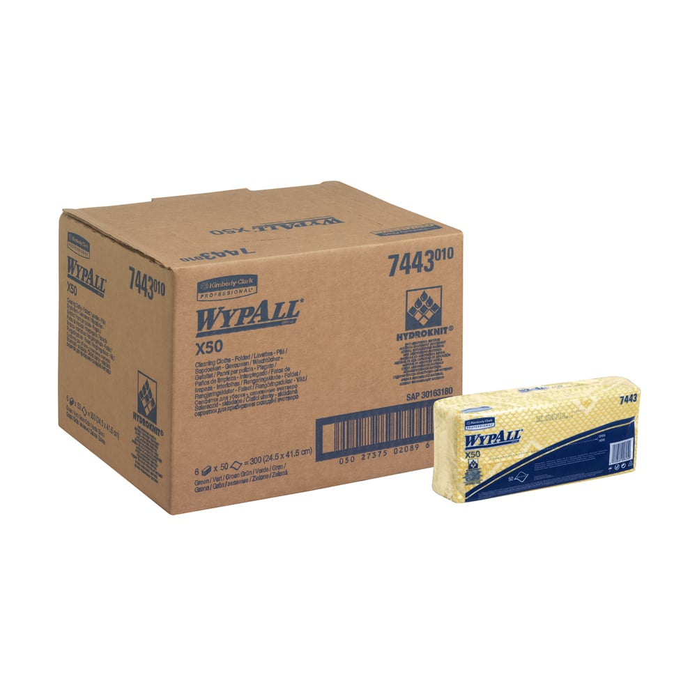 Ein Karton mit der Aufschrift WypAll® X50 Wischtücher - Interfold (41,80 cm x 24,70 cm) der Kimberly-Clark GmbH steht neben einem Stapel gefalteter gelber WypAll® X50 Wischtücher, beide mit Marken- und Artikelangaben.