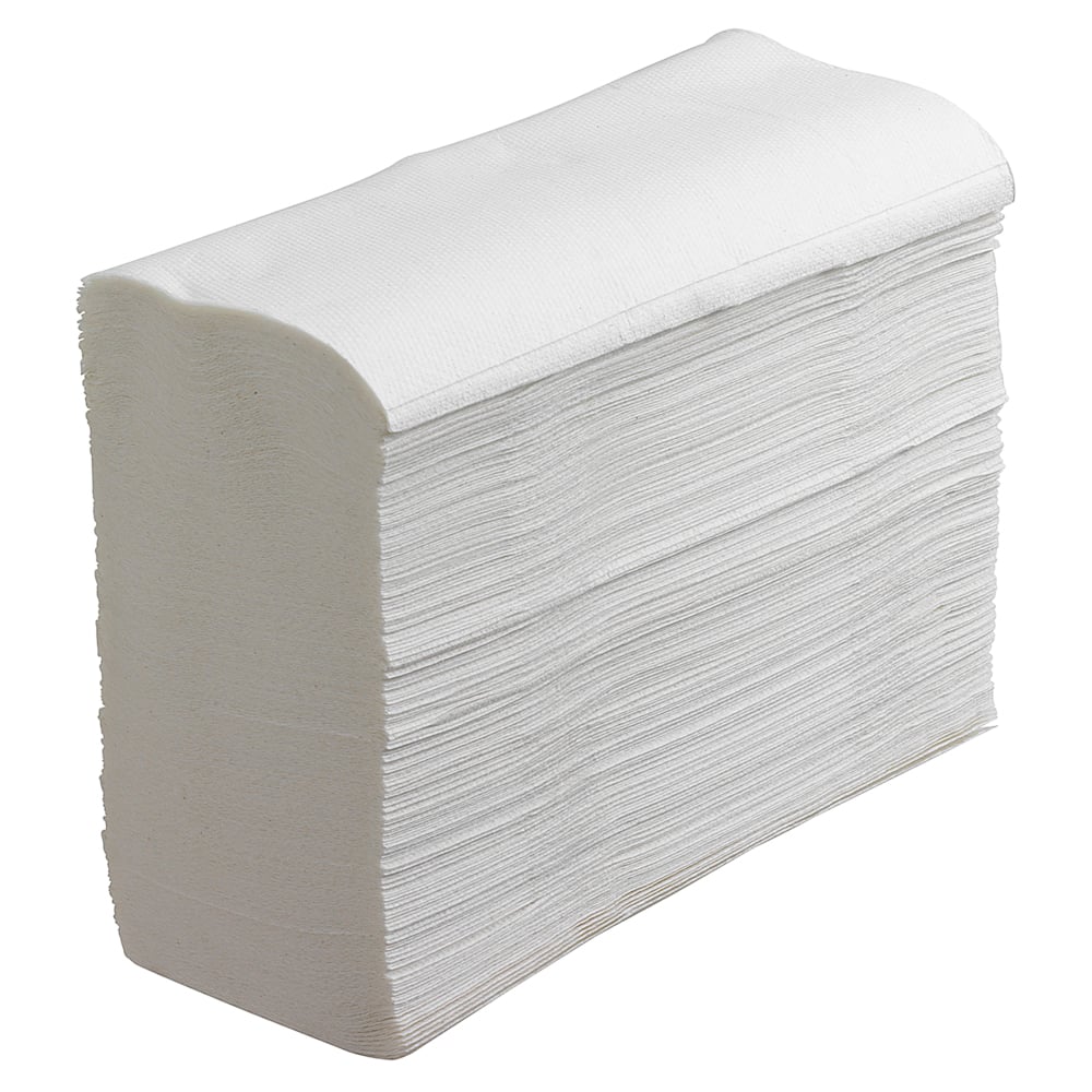 Ein Stapel Scott® Handtücher, MultiFold/Weiß von Kimberly-Clark GmbH (16 Clips x 250 Blatt), ist ordentlich gefaltet und aufrecht in einem rechteckigen Block angeordnet, der die strukturierten Papierhandtücher in stehender Position hervorhebt.