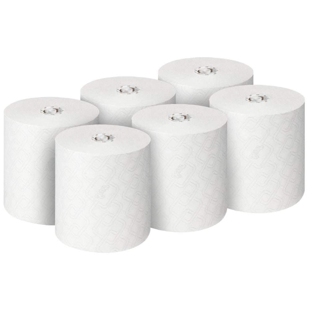 Six Scott® Essential™ Handtücher Rollen (weiß), von Kimberly-Clark GmbH, sind in zwei Reihen à drei auf weißem Grund angeordnet. Jede der 6 Rollen im Karton eignet sich ideal für hygienische Handreinigung.