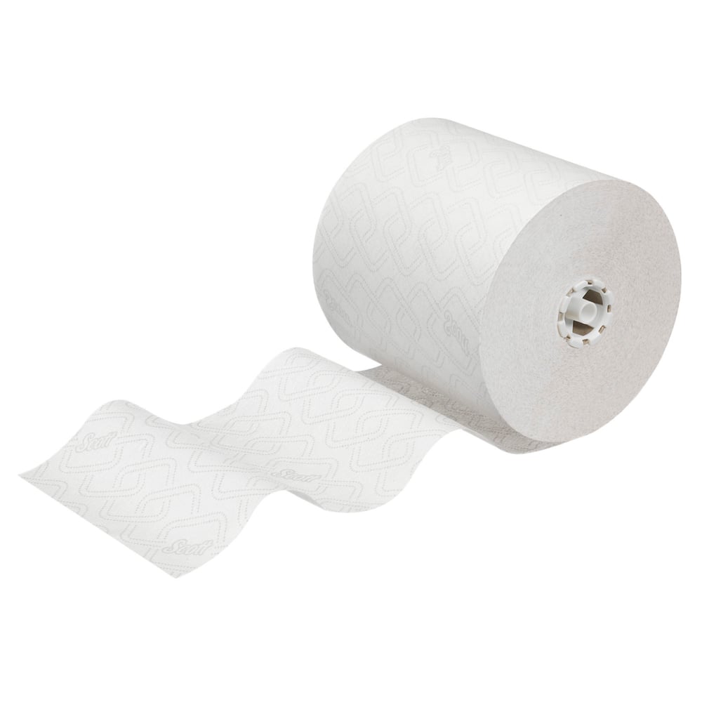 Eine große Scott® Essential™ Handtuchrolle von Kimberly-Clark GmbH ist teilweise abgerollt und zeigt geprägte Muster auf den weißen Blättern, ideal für hygienische Handreinigung. Verpackung: 6 Rollen x 1 Blatt pro Karton.