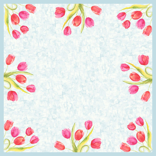 Das Dunicel-Mitteld. 84x84cm Painted Tulips von Duni GmbH zeigt rosa und rote Aquarelltulpen mit grünen Blättern in den Ecken eines hellblauen, strukturierten Quadrats, wobei die Mitte leer bleibt - ideal für stilvoll gedeckte Tische.