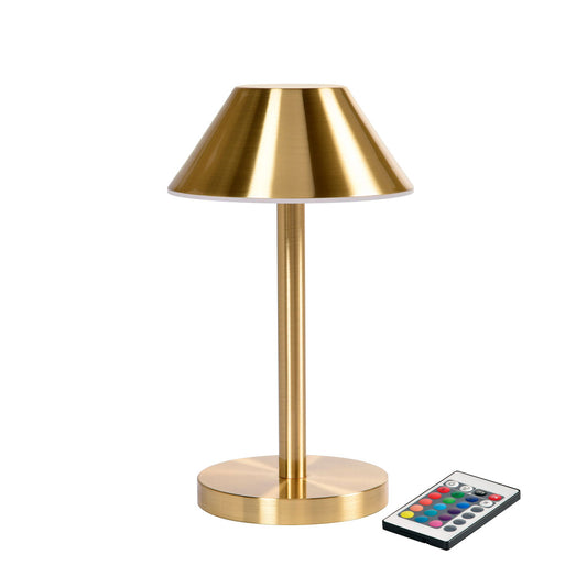 Die LED-Lampe Zelda Midi messing von Duni GmbH hat eine goldfarbene Oberfläche, einen konischen Schirm und einen runden Sockel. Mit einer Fernbedienung für zusätzliche Vielseitigkeit ausgestattet, bringt sie stilvolle Beleuchtung in jeden Raum.