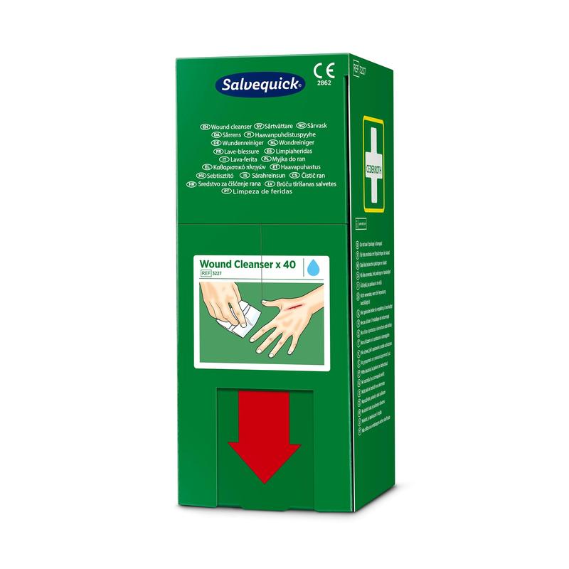 Eine grüne Schachtel mit der Aufschrift "Salvequick savett wundreiniger (0,9% NaCl, steril) 40 Stück" von Orkla Wound Care AB enthält 40 Wundreinigungstücher. Die Vorderseite zeigt Hände mit einem Tuch, mehrsprachige Informationen und einen roten Pfeil nach unten.