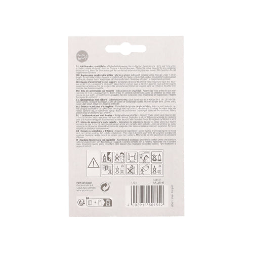 Die Rückseite der PAPSTAR Jubiläumskerzen mit Halter 7 cm "50" der PAPSTAR GmbH ist mit einer mehrsprachigen Textanleitung, Sicherheitssymbolen am unteren Rand, einem Barcode in der rechten unteren Ecke und einer Aufhängelasche am oberen Rand versehen.