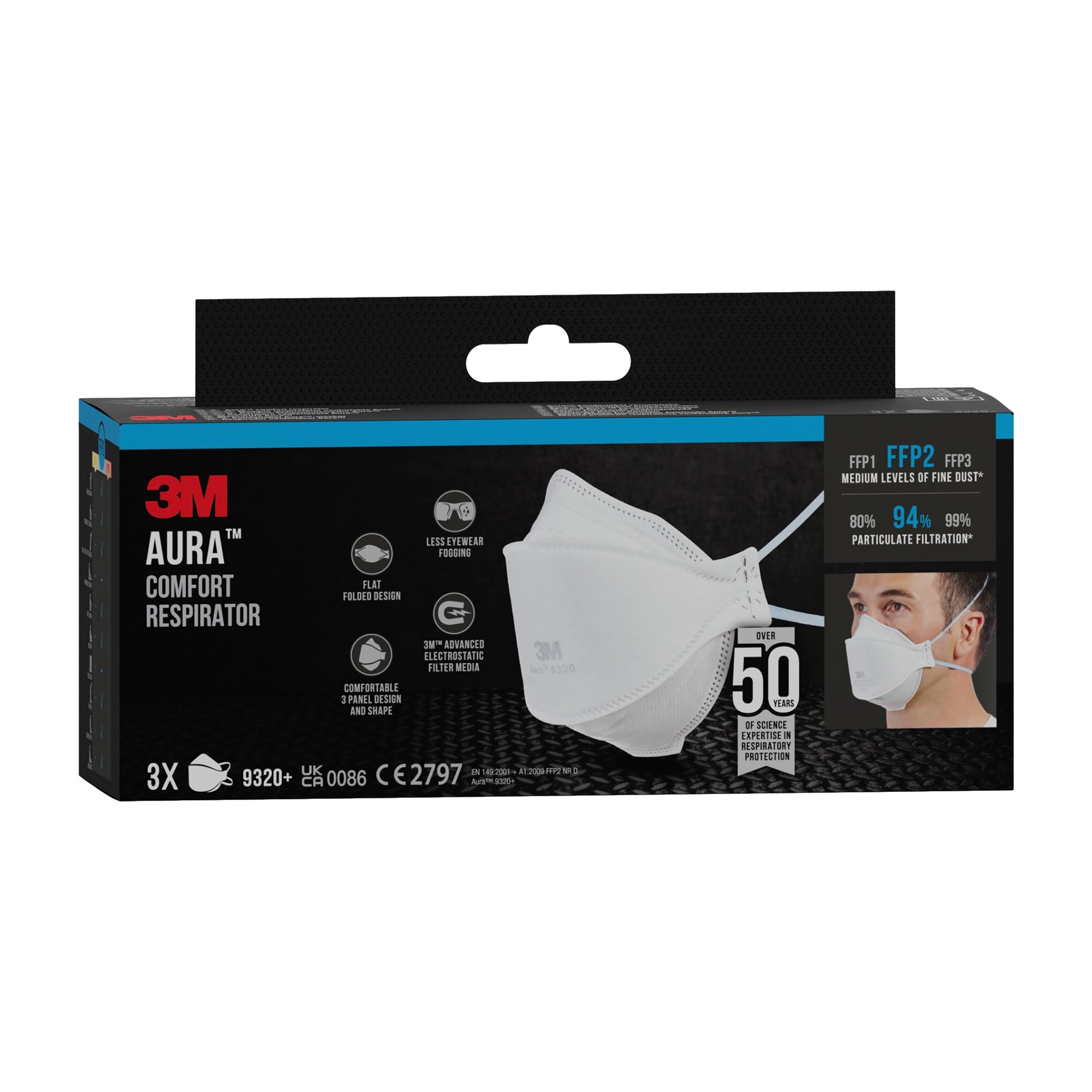 Eine schwarz-blaue 3M™ Aura™ Komfort-Partikelmaske 9320+ FFP2 Box zeigt eine weiße, faltbare Atemschutzmaske und einen Benutzer. Die Schachtel hebt die FFP2-Filtration hervor und enthält drei Masken. Marke: 3M Deutschland GmbH.