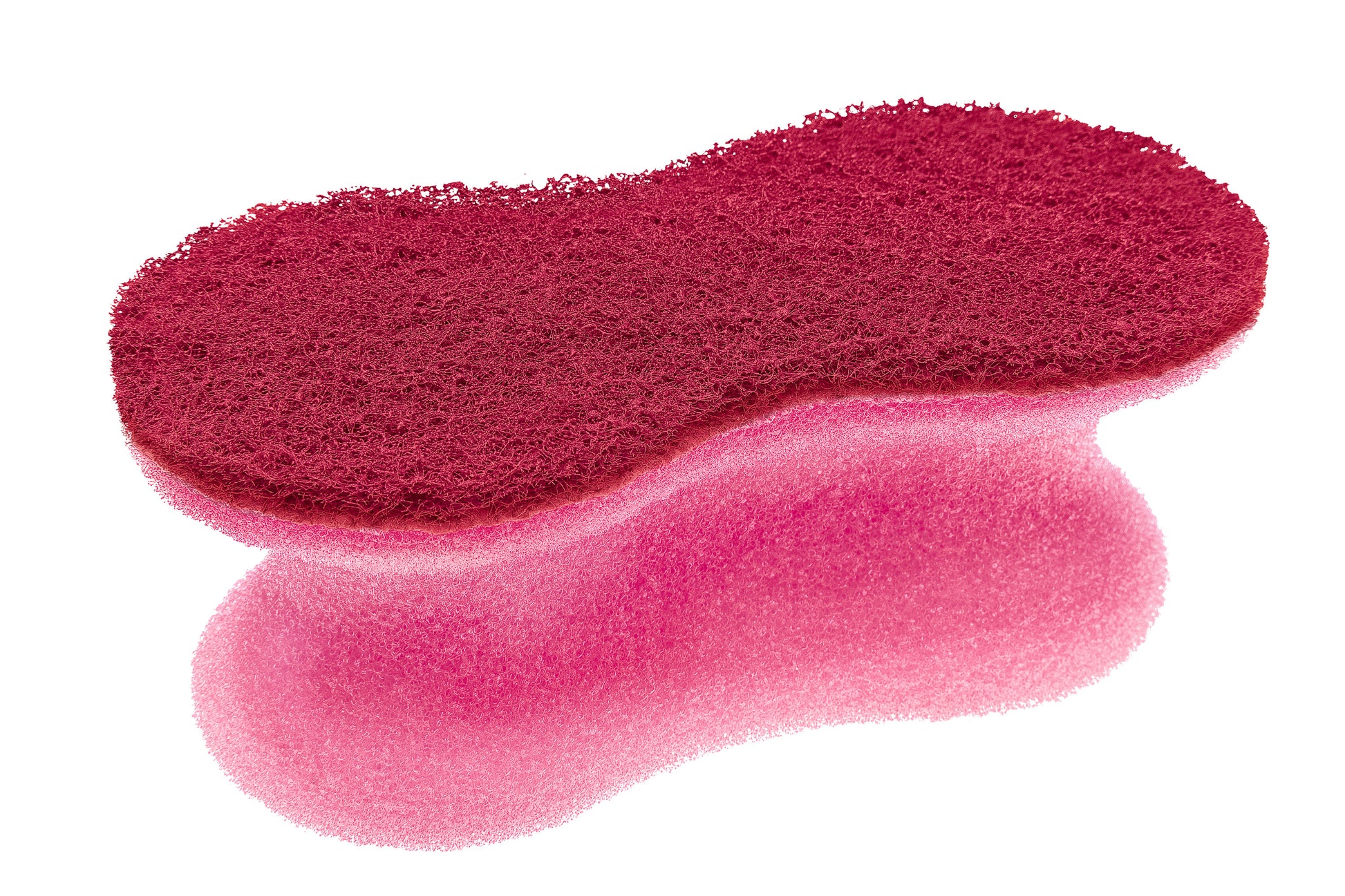Nahaufnahme eines Scotch-Brite® Delicate Color Comfort kratzfreien Reinigungsschwamms der 3M Deutschland GmbH mit einer strukturierten Scheuerfläche und einer weichen, porösen Unterseite, mit zwei Schwämmen pro Packung, auf weißem Hintergrund.
