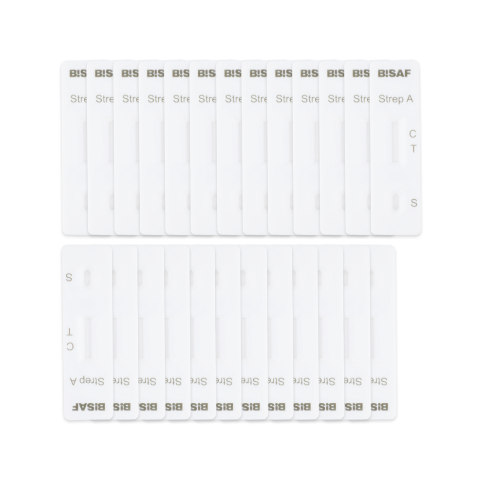 Achtzehn weiße "Strep A - Bisaf Professional 25 Tests" Kits von Altruan sind in zwei Reihen auf weißem Hintergrund angeordnet. Jeder Test hat C-, T- und S-Markierungen zum Nachweis von Streptokokken der Gruppe A aus einem Rachenabstrich.