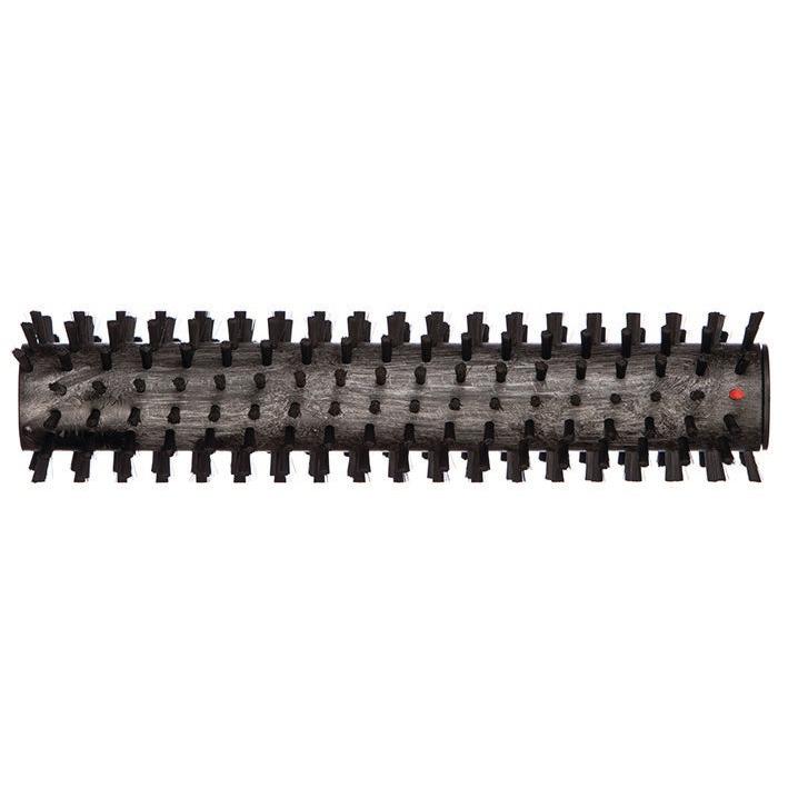 Die TASKI procarpet 45 Extraktionsbürste von Diversey Deutschland GmbH & Co. OHG ist eine zylindrische Bürstenrolle mit gleichmäßig verteilten schwarzen Borsten und einem kleinen orangefarbenen Punkt an einem Ende, ideal für die effiziente Teppichreinigung. Packung: 1 Stück.