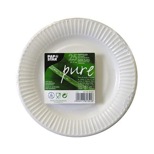 In der Verpackung ist ein 25er-Pack runder, weißer Einweg-Pappteller „pure“ der PAPSTAR GmbH abgebildet, auf dem mittigen Etikett sind Marken- und Produktdetails in mehreren Sprachen dargestellt.