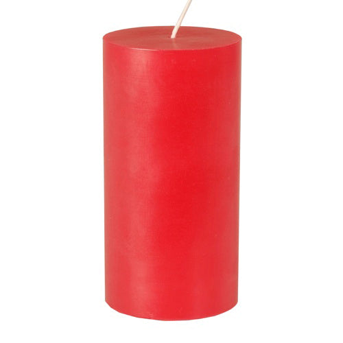 Die PAPSTAR Stumpenkerze Ø 70 mm, 150 mm aus 100 % Stearin, durchgefärbt von der PAPSTAR GmbH steht aufrecht mit weißem Docht vor einem schlichten weißen Hintergrund.