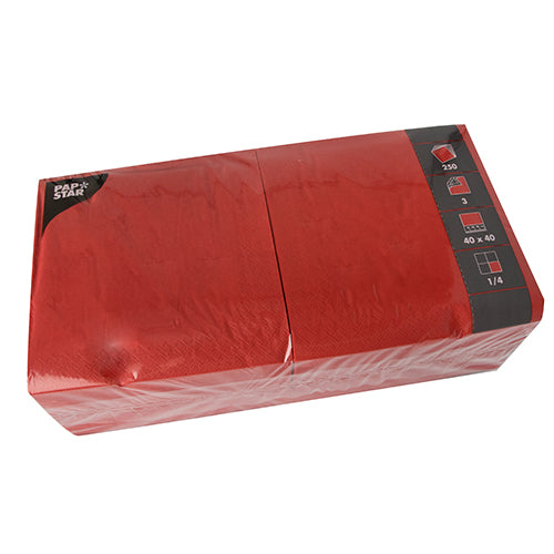 Eine versiegelte Packung PAPSTAR 250 Servietten, 3-lagig, 1/4-Falz der PAPSTAR GmbH, mit Mengen-, Größen- und Falzangaben auf dem Umschlag.