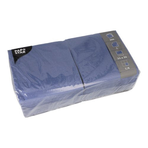 Eine versiegelte Kunststoffpackung mit 500 blauen PAPSTAR Servietten, 1-lagig, 33 x 33 cm, mit weißer und silberner Produktinformation auf einer Ecke der Verpackung. Marke: PAPSTAR GmbH.