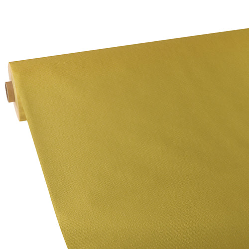 Nahaufnahme einer teilweise ausgerollten Starpak Tischdecke, stoffähnlich, Vlies "soft selection plus" auf einer Papphülse, dargestellt vor einem weißen Hintergrund.