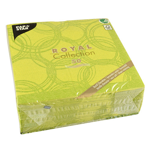 Eine Packung mit 50 grünen PAPSTAR Servietten "ROYAL Collection", 40 x 40 cm, von PAPSTAR GmbH, in klarem Kunststoff mit sichtbaren Produktetiketten auf der Verpackung.