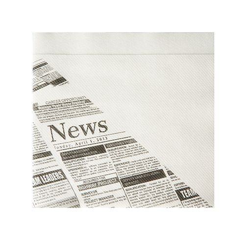Ein gefaltetes Starpak 50 Snackservietten, stoffähnlich, Airlaid 1/4-Falz (32,5 x 30,5 cm) im weißen „Newsprint“-Design, mit „News“ und Anzeigen in Schwarzweiß – ideal für eine stilvolle Tischdekoration.